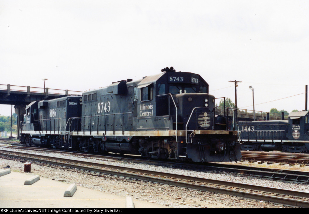 IC GP11 #8743 - Illinois Central
